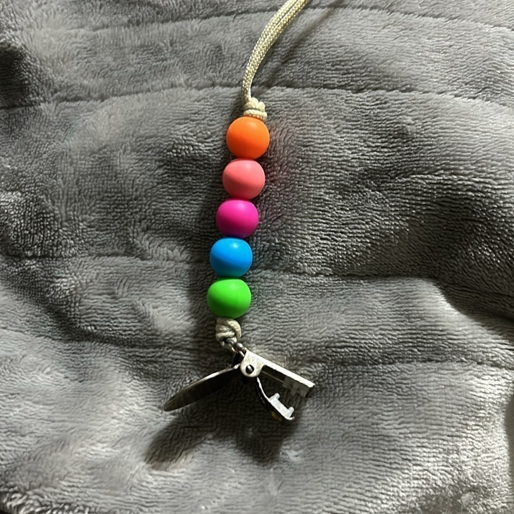 Pacifier clip - Picture 3 of 3